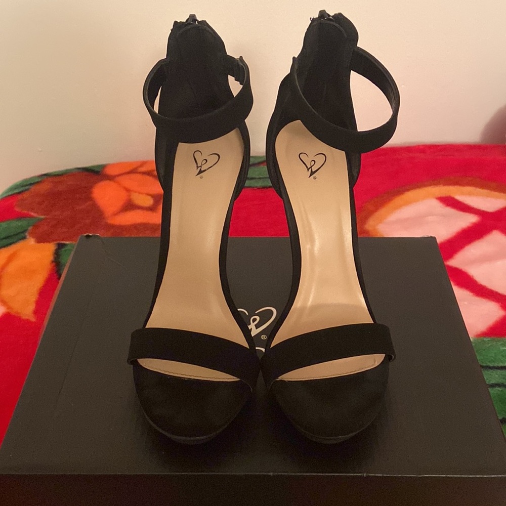 Windsor: Amy Heel